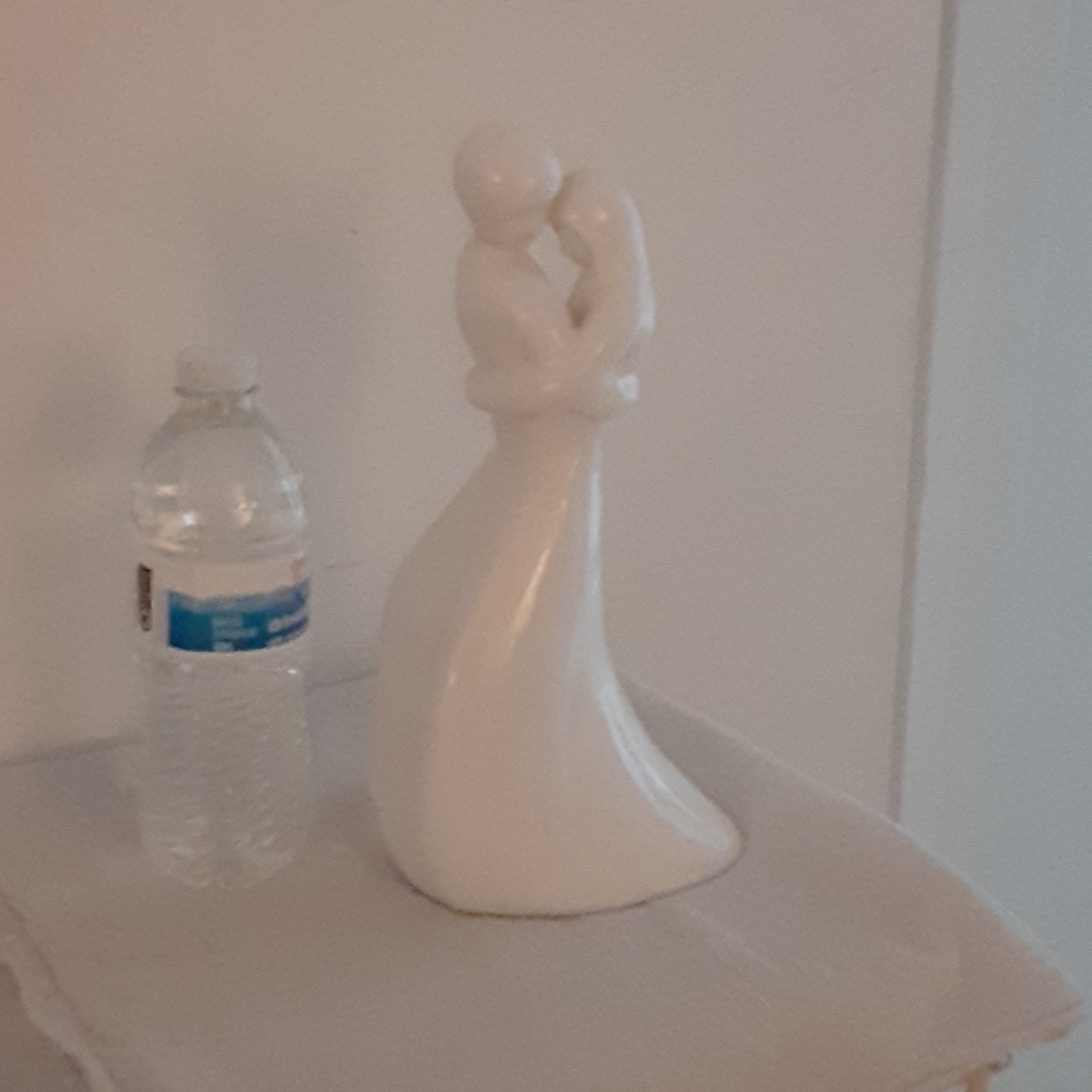 Love icon pure white